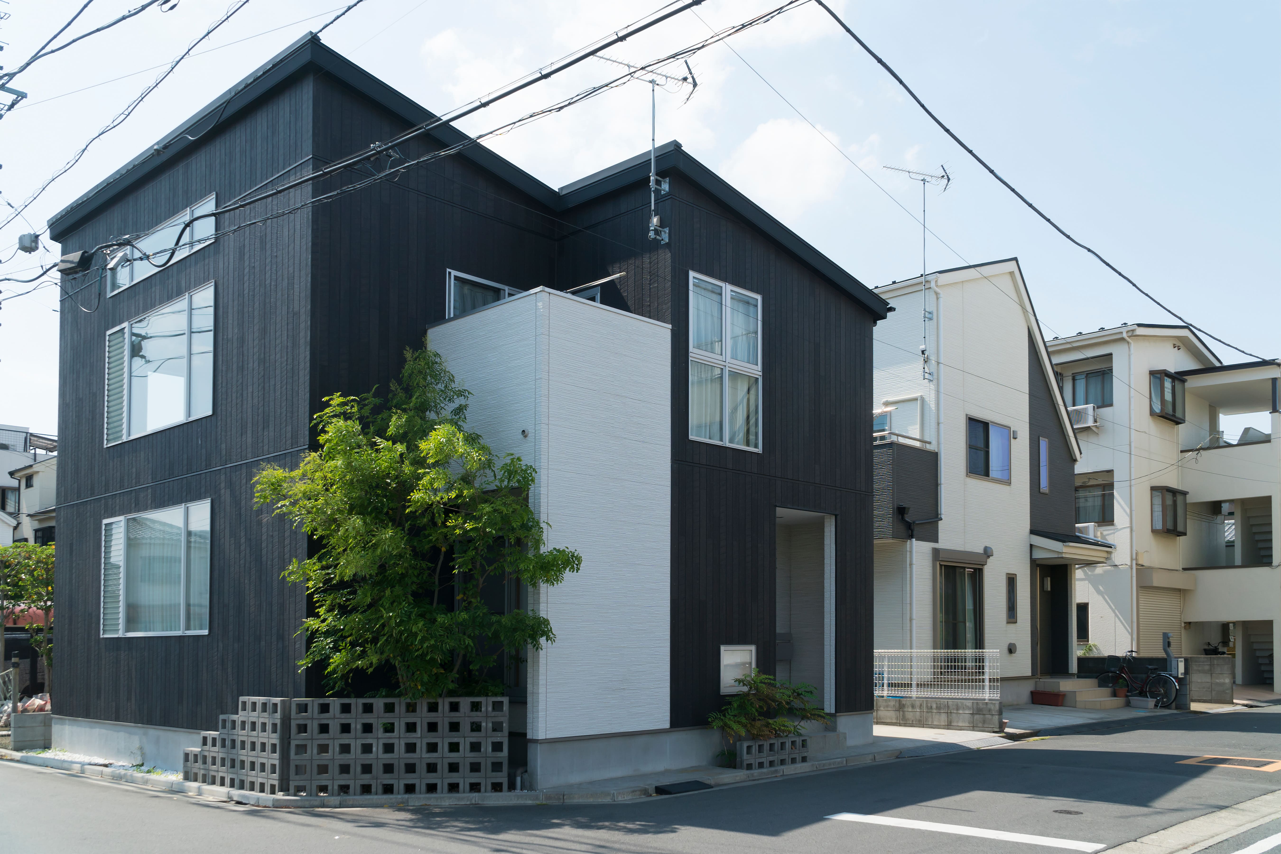 外壁・屋根塗装の時期はどう決める?築年数・症状別のメンテナンスガイド【磐田市版】