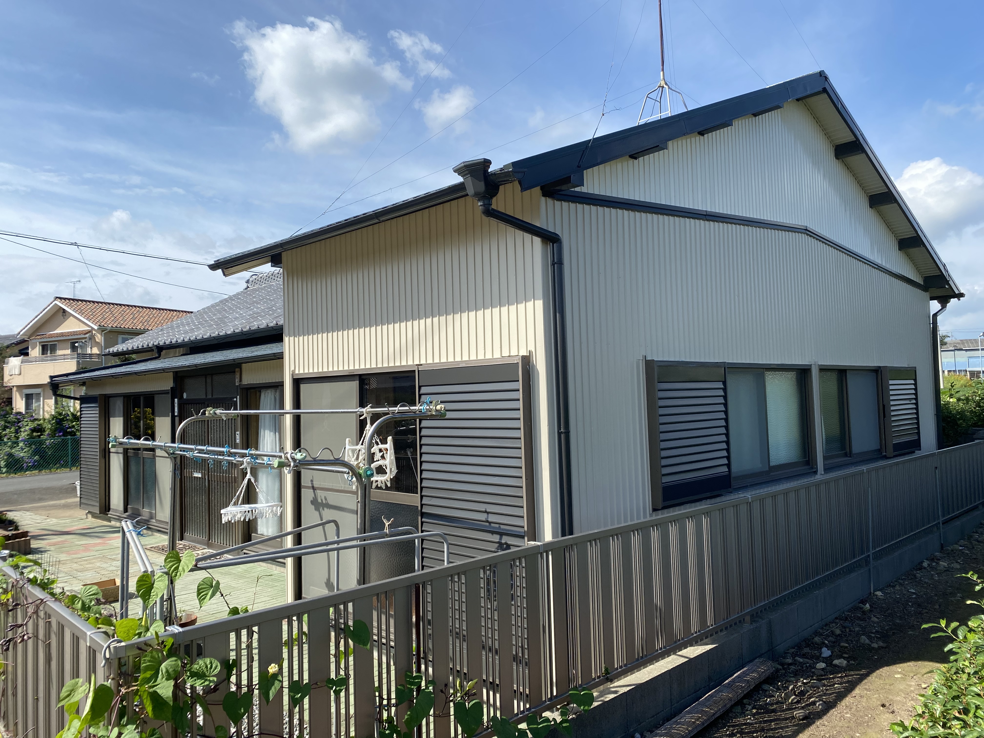 磐田市　屋根・外壁塗装　板金工事　雨漏り修繕