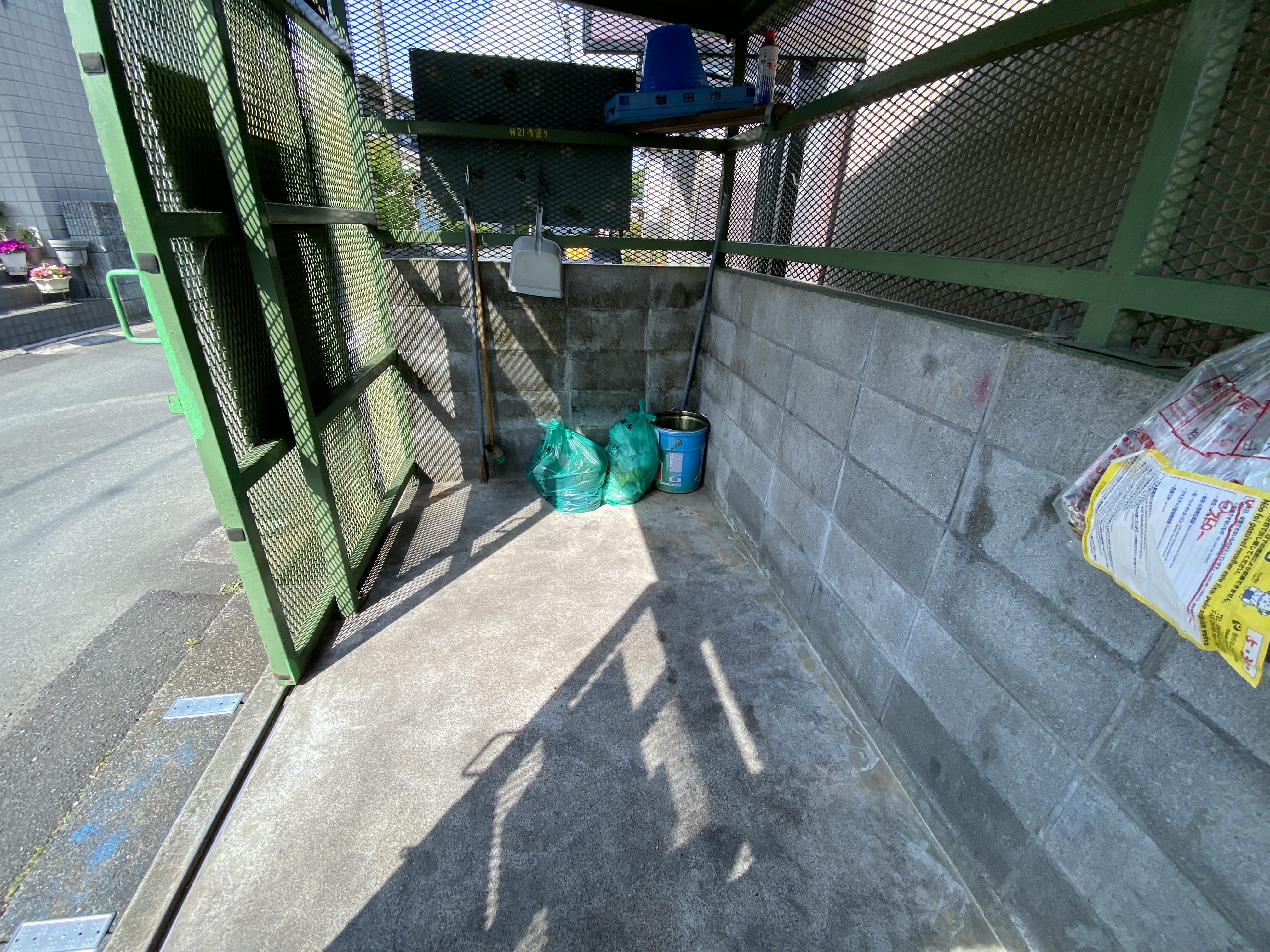 磐田市　地域ゴミ集積所　塗装工事